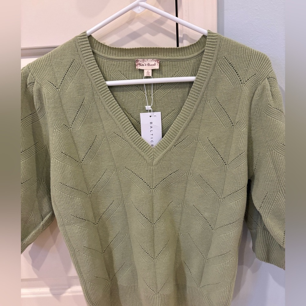 Hem & Thread Green V-Neck Pointelle Sweater NWT